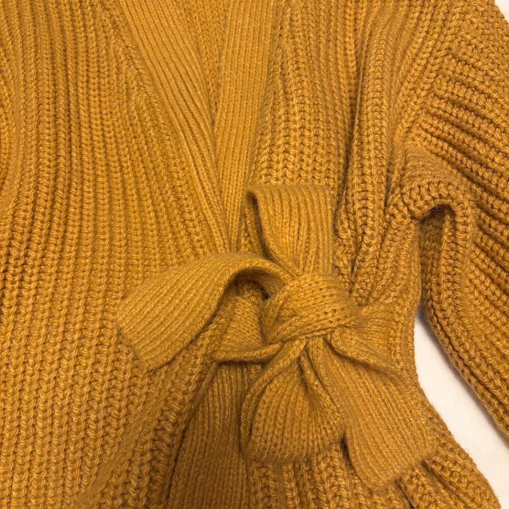 Zara Sweater - Picture 3 of 4